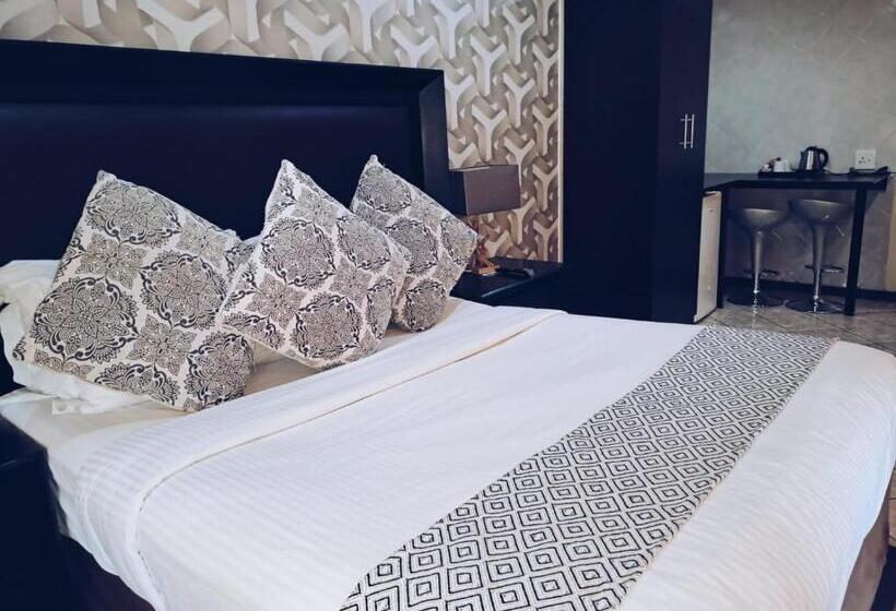 Люкс Повышенной Комфортности, Ecotel Premier Lodge & Conference Centre