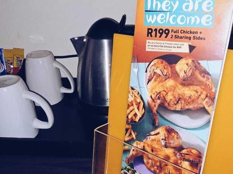 Семейный Номер, Ecotel Premier Lodge & Conference Centre