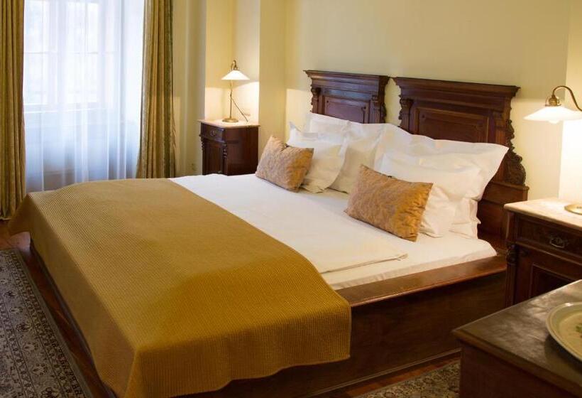 اتاق لوکس با چشم‌انداز, Grand Hotel Praha
