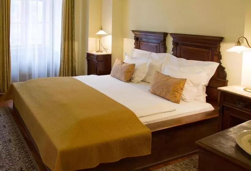 اتاق لوکس با چشم‌انداز, Grand Hotel Praha
