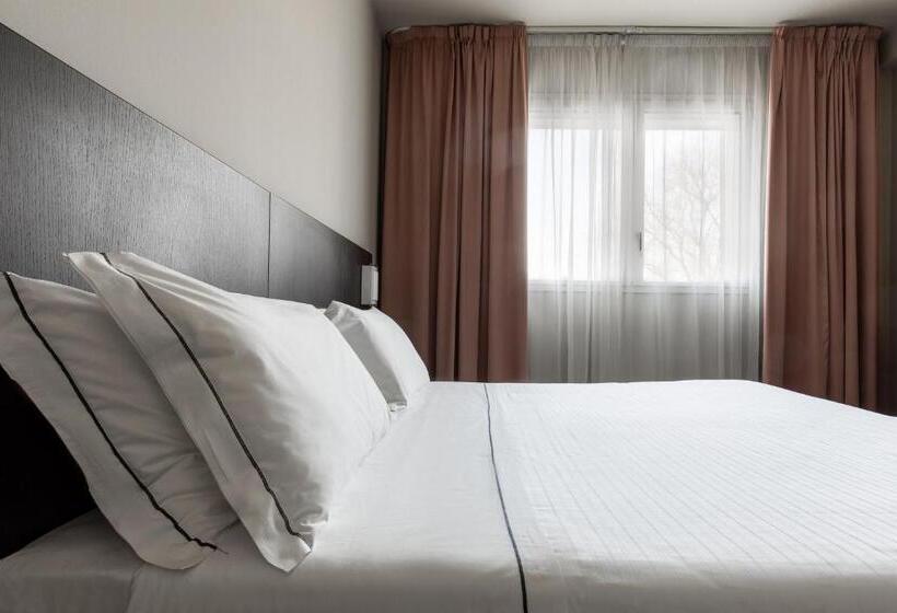 غرفة قياسية, Anusca Palace