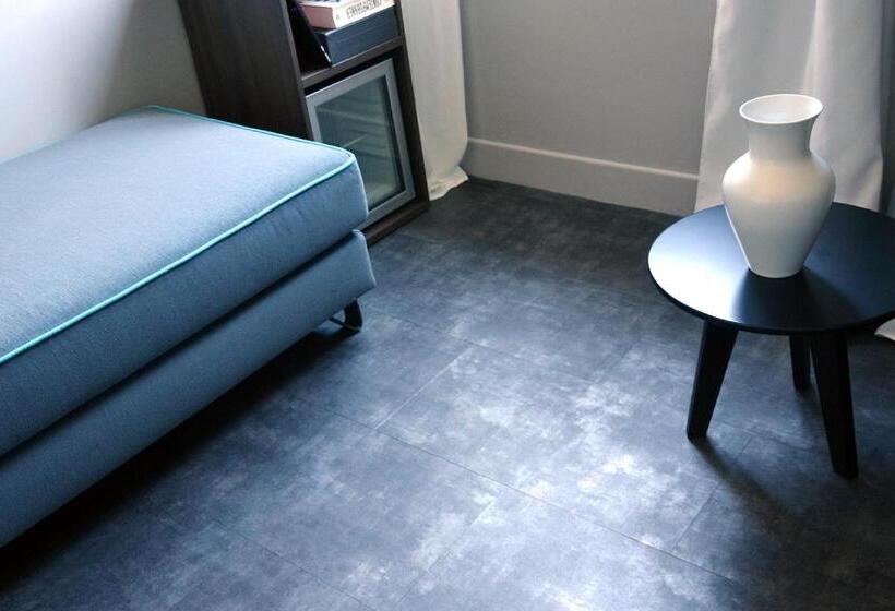 جناح, Anusca Palace