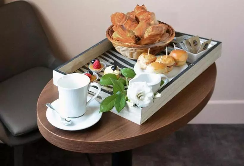 スイート, Anusca Palace