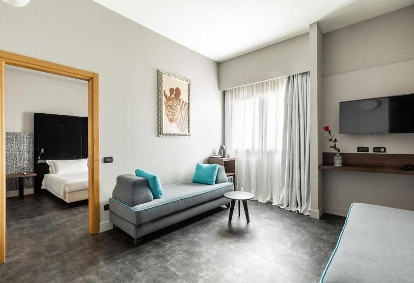 جناح, Anusca Palace