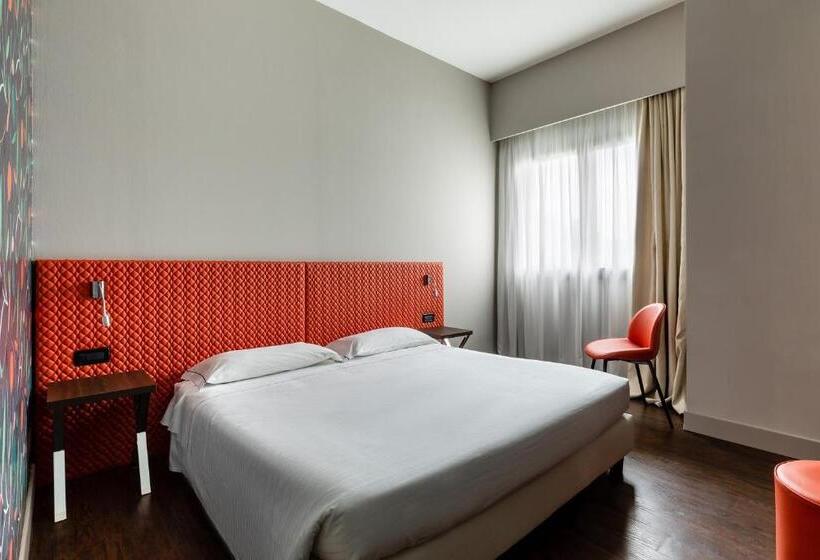 غرفة تنفيذية, Anusca Palace