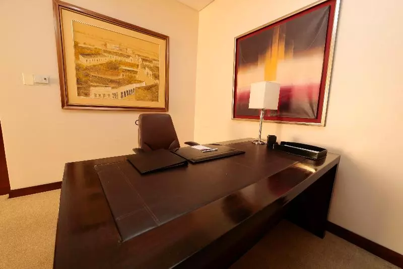 سوئیت پرزیدنت, Crowne Plaza Asunción, An Ihg