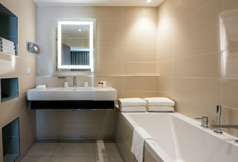 اتاق استاندارد, Crowne Plaza Lyon   Cité Internationale