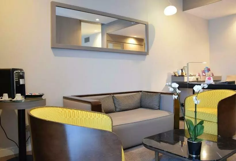 سوئیت با چشم‌انداز رودخانه, Crowne Plaza Lyon   Cité Internationale