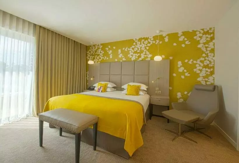 سوئیت با چشم‌انداز رودخانه, Crowne Plaza Lyon   Cité Internationale