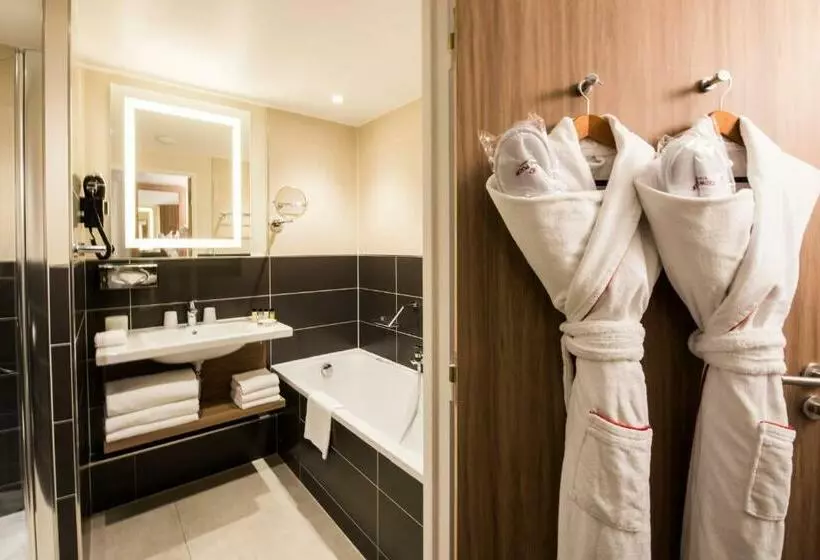 اتاق سوپریور با چشم‌انداز رودخانه, Crowne Plaza Lyon   Cité Internationale