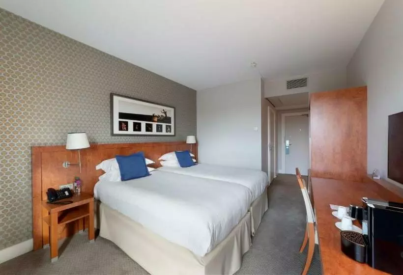 اتاق سوپریور با چشم‌انداز رودخانه, Crowne Plaza Lyon   Cité Internationale
