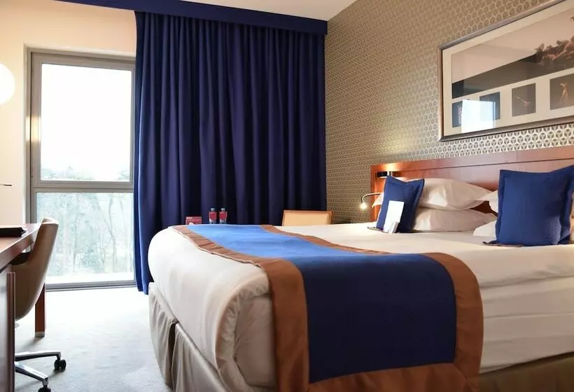 اتاق استاندارد با تخت دوبل و چشم‌انداز پارک, Crowne Plaza Lyon   Cité Internationale