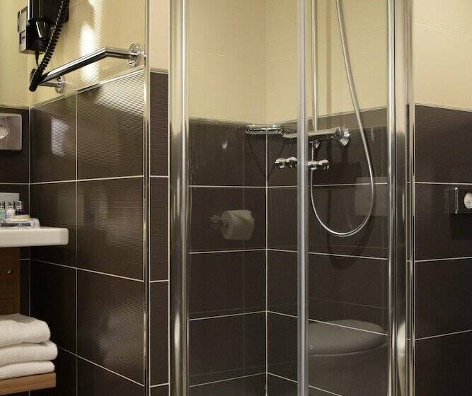 اتاق استاندارد با تخت دوبل و چشمانداز پارک, Crowne Plaza Lyon   Cité Internationale