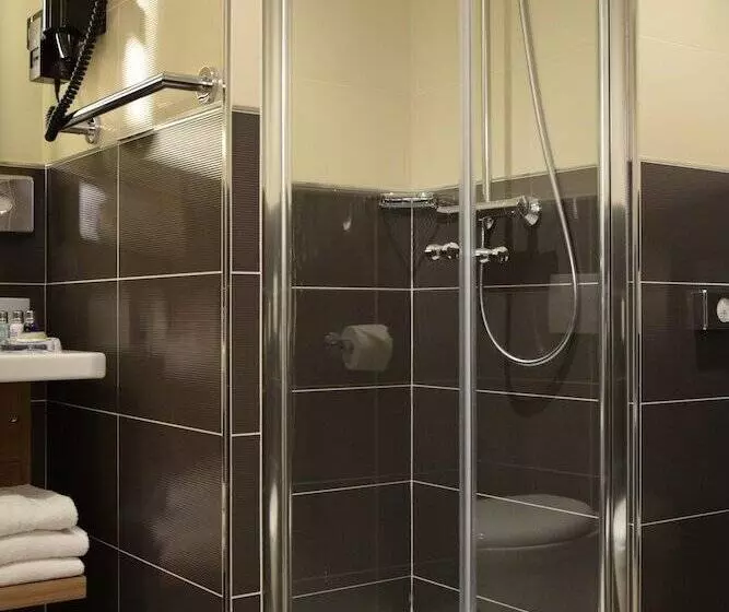 اتاق استاندارد با تخت دوبل و چشم‌انداز پارک, Crowne Plaza Lyon   Cité Internationale