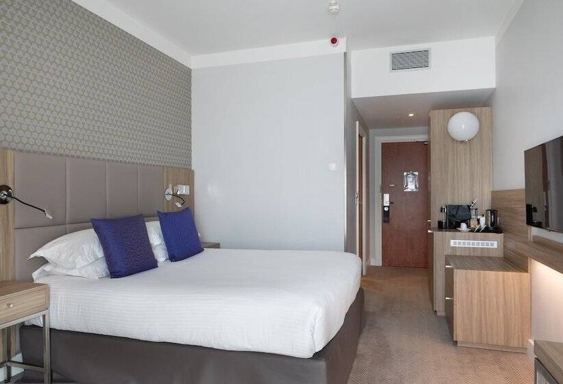 اتاق استاندارد با تخت دوبل و چشمانداز پارک, Crowne Plaza Lyon   Cité Internationale