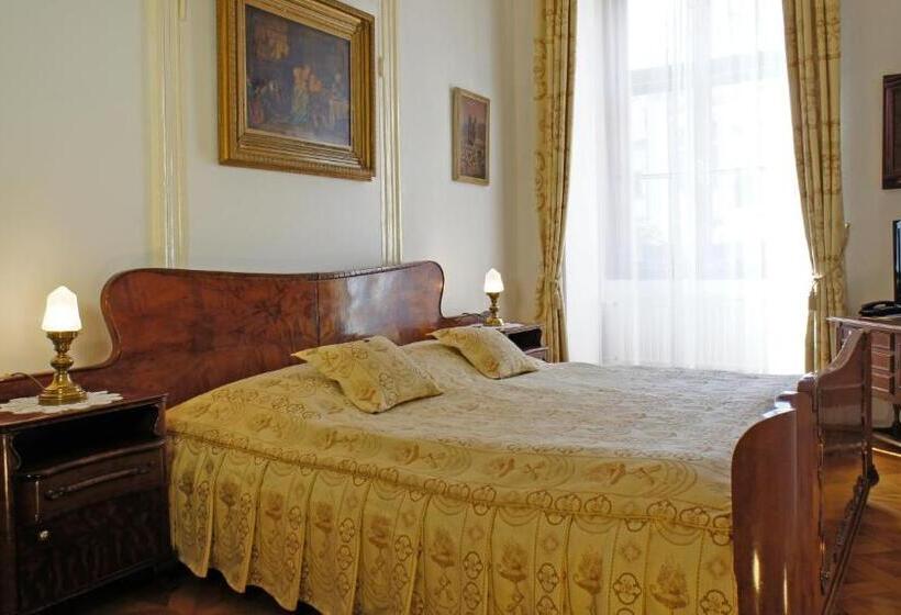 اتاق لوکس با چشم‌انداز, Grand Hotel Praha