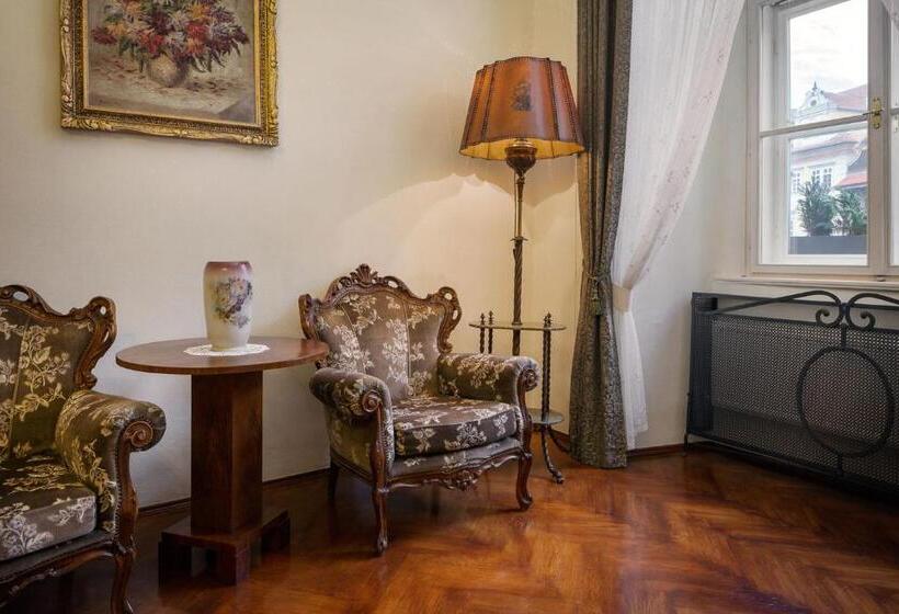 اتاق لوکس با چشم‌انداز, Grand Hotel Praha