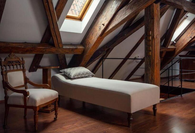 اتاق لوکس با چشم‌انداز, Grand Hotel Praha