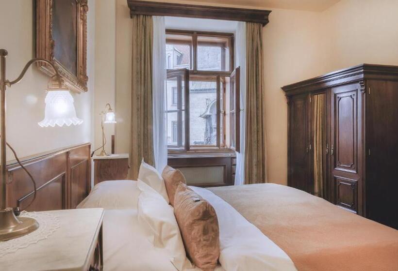 اتاق لوکس با چشم‌انداز, Grand Hotel Praha