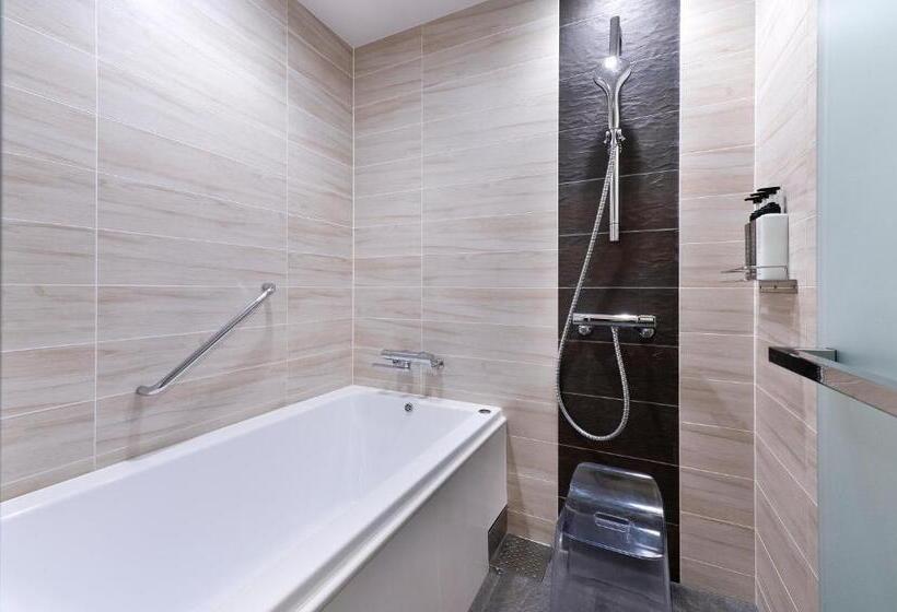 غرفة قياسية مزوَّدة بصالون, Granvia Okayama