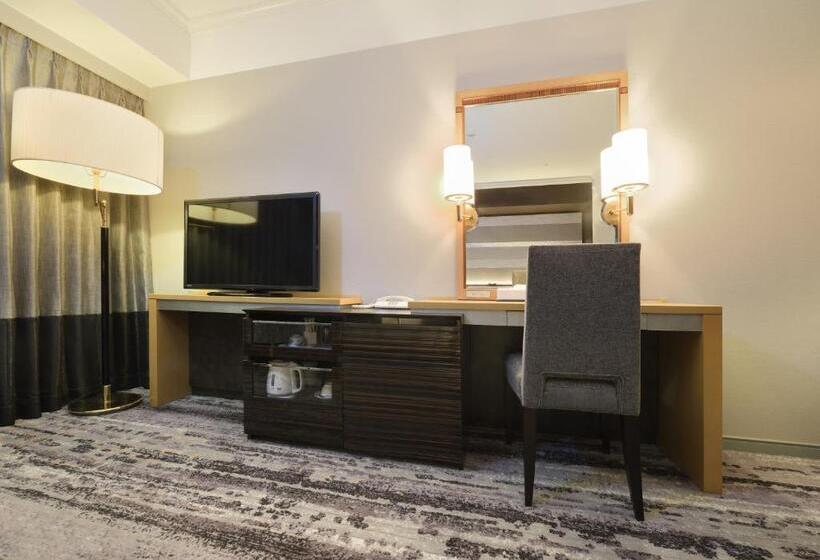 חדר סטנדרט לשלושה, Granvia Okayama