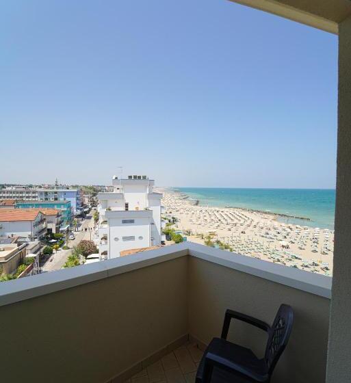 اتاق استاندارد چهار تخته, Imperial Beach   Dada Hotels