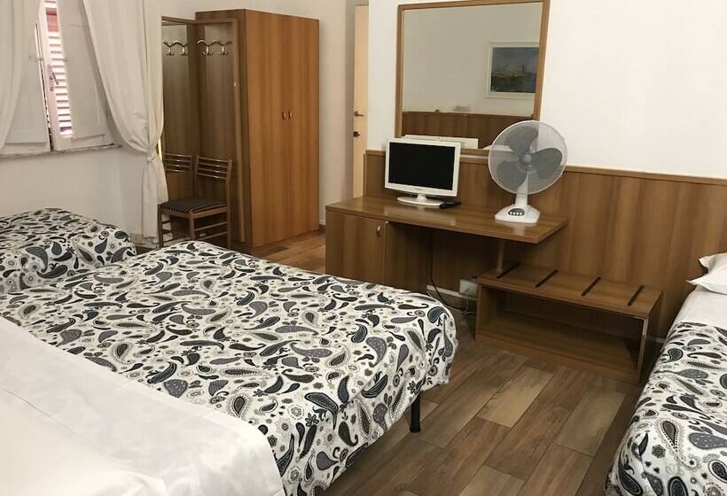 اتاق استاندارد چهار تخته, Lodi