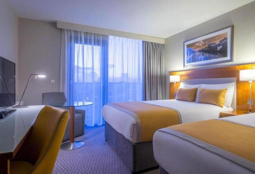 Семейный Номер Deluxe, Maldron Hotel Tallaght