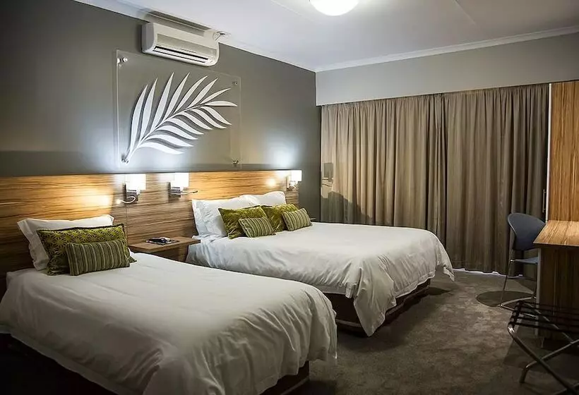 Perhehuone, Palm Lodge Guest House