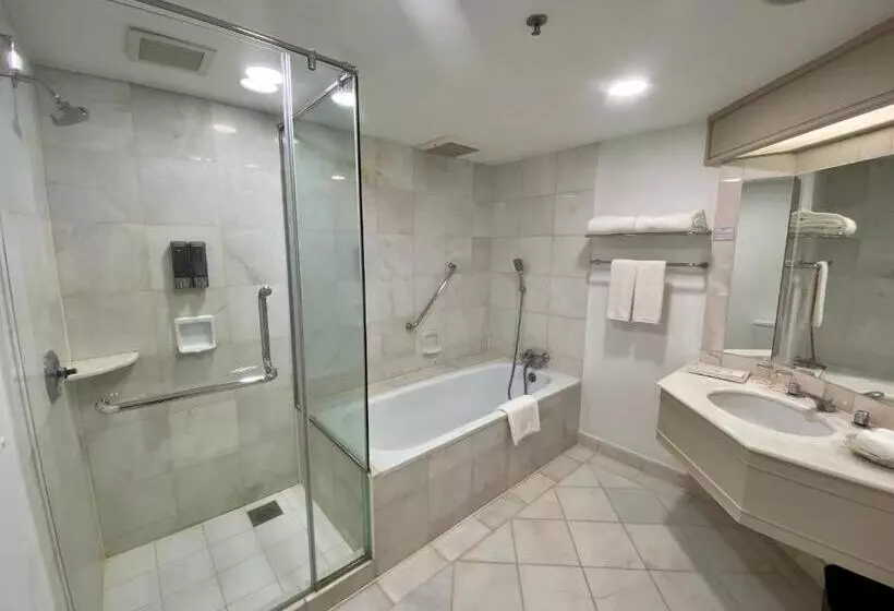 سوییت جونیور, Sabah Hotel Sandakan