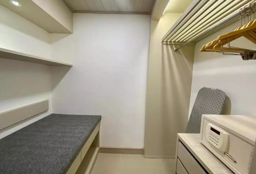سوییت جونیور, Sabah Hotel Sandakan