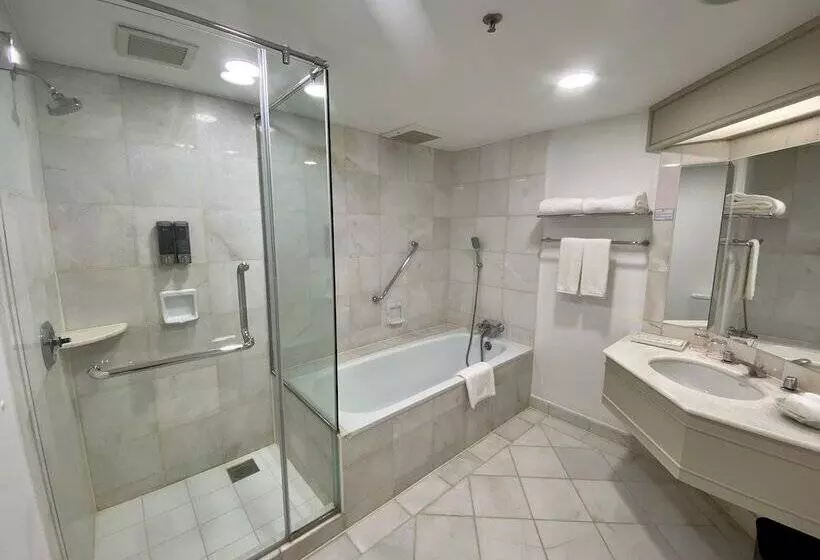 سوییت جونیور, Sabah Hotel Sandakan