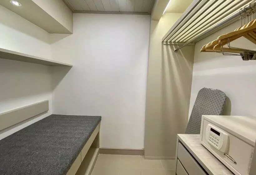 سوییت جونیور, Sabah Hotel Sandakan