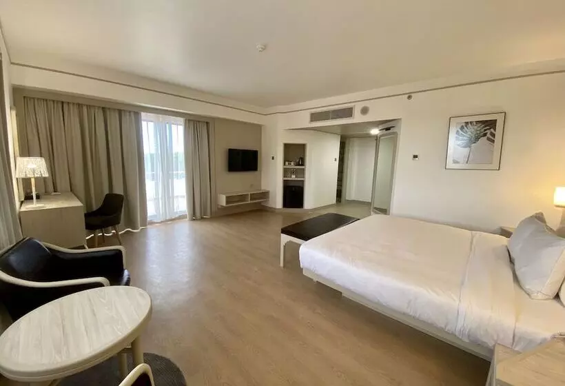 سوییت جونیور, Sabah Hotel Sandakan