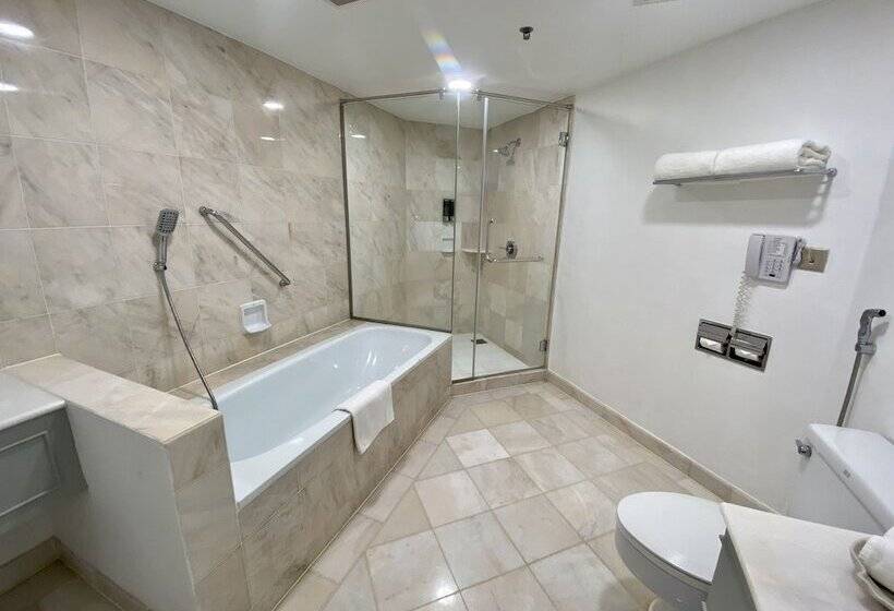 جناح إدارى, Sabah Hotel Sandakan