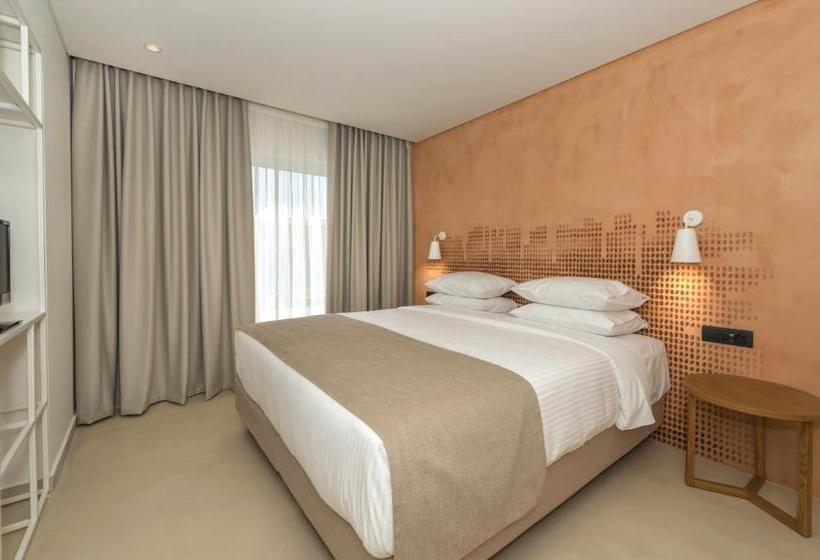 اتاق استاندارد, Bitzaro Grande Hotel & Suites