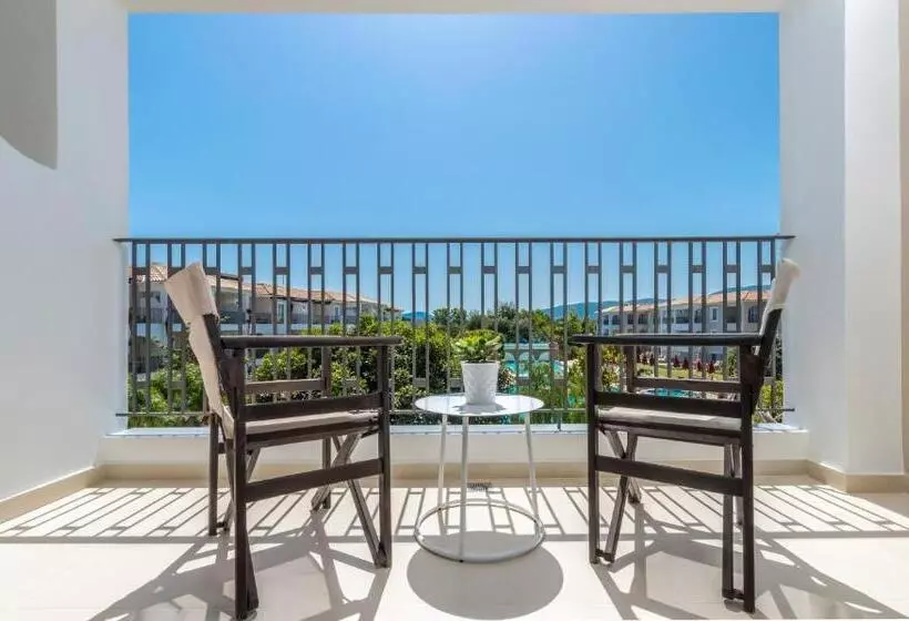 اتاق استاندارد, Bitzaro Grande Hotel & Suites