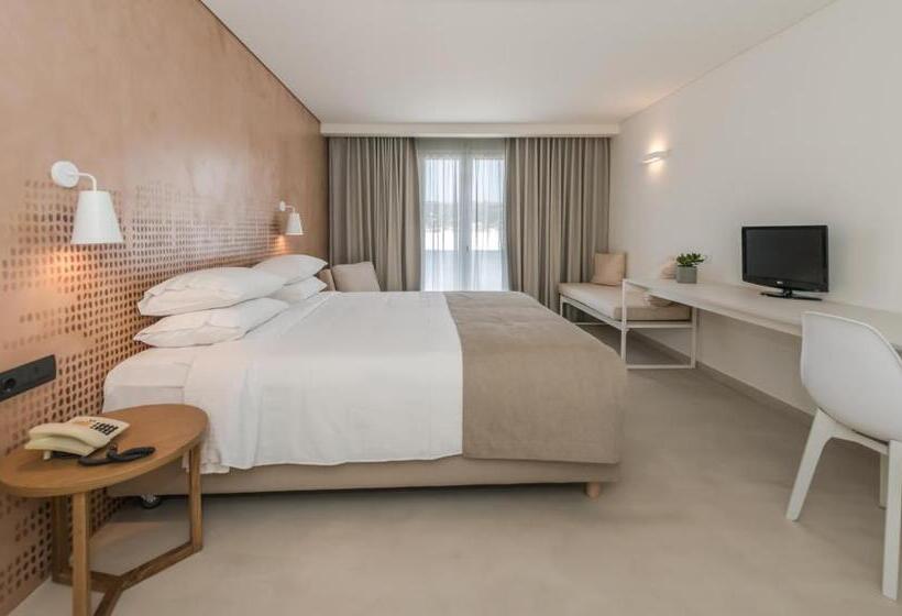 اتاق اجرایی سه نفره, Bitzaro Grande Hotel & Suites