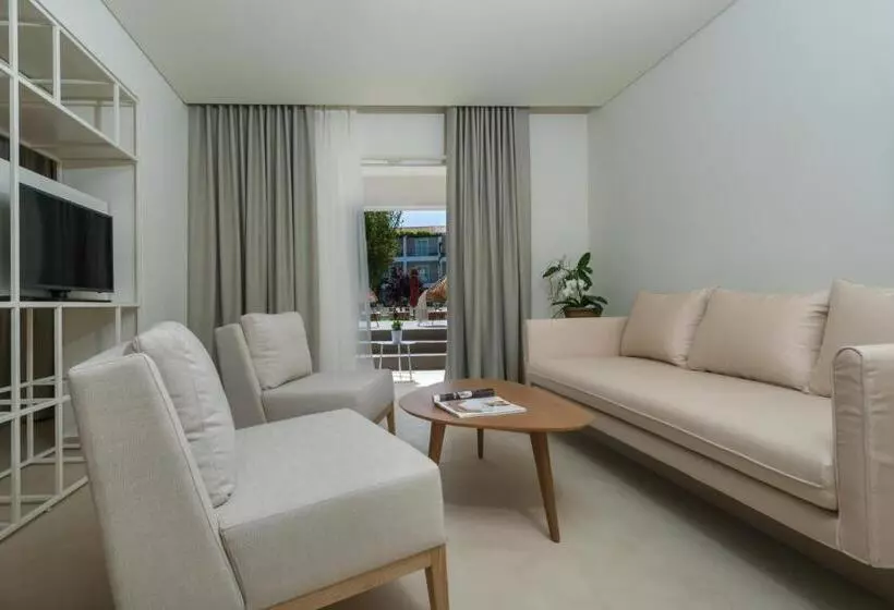 سوییت, Bitzaro Grande Hotel & Suites