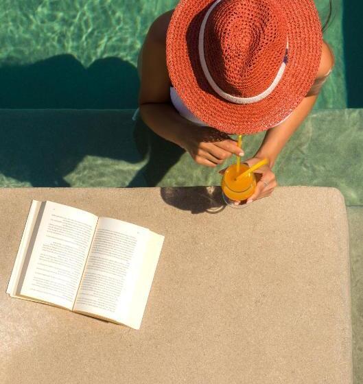 سوییت با استخر, Bitzaro Grande Hotel & Suites