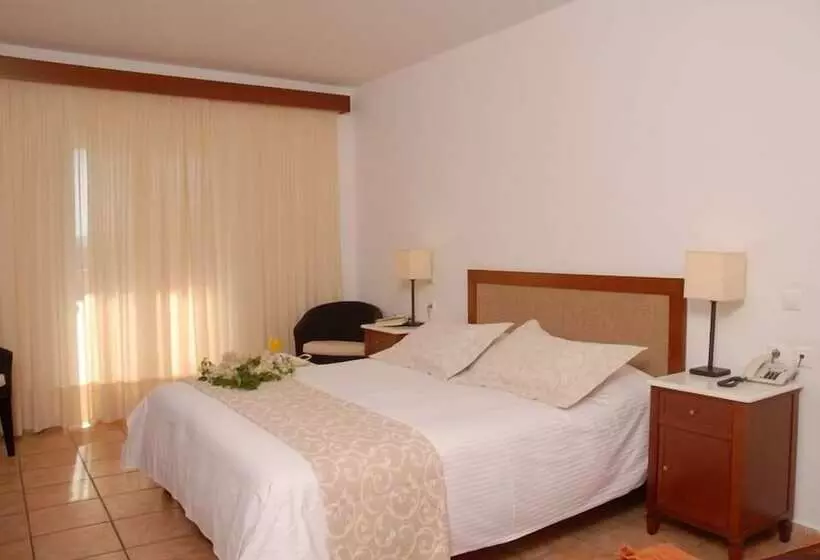 اتاق استاندارد, Bitzaro Grande Hotel & Suites