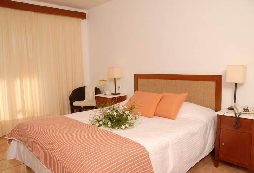 اتاق استاندارد, Bitzaro Grande Hotel & Suites