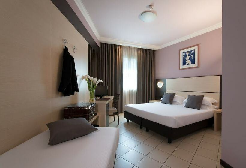 اتاق استاندارد سه نفره, Cdh Hotel La Spezia