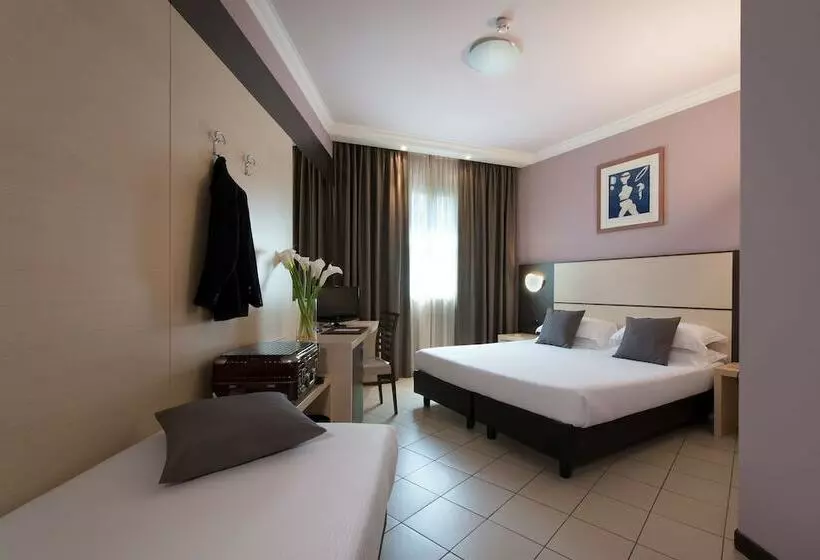 اتاق استاندارد سه نفره, Cdh Hotel La Spezia