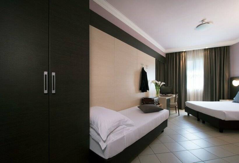 اتاق استاندارد سه نفره, Cdh Hotel La Spezia
