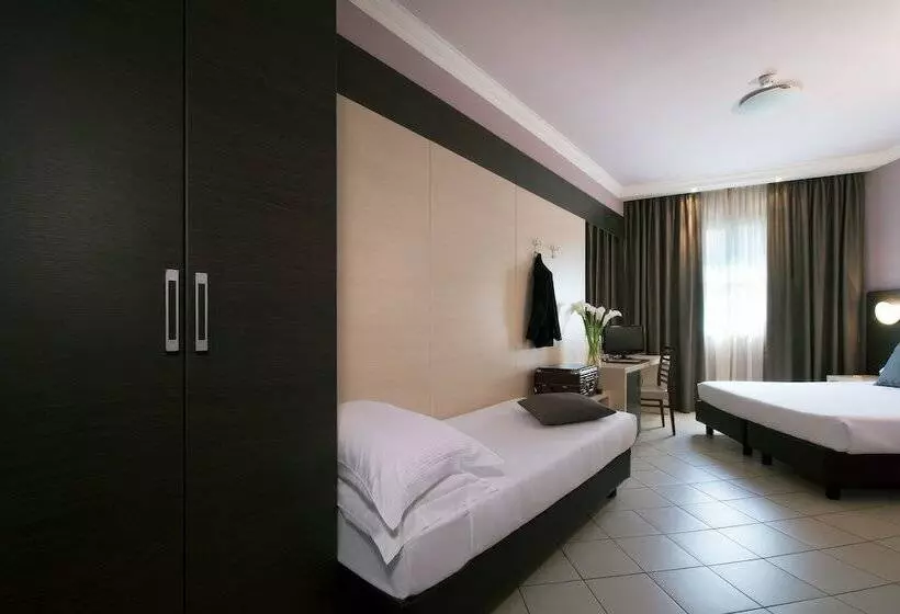 اتاق استاندارد سه نفره, Cdh Hotel La Spezia