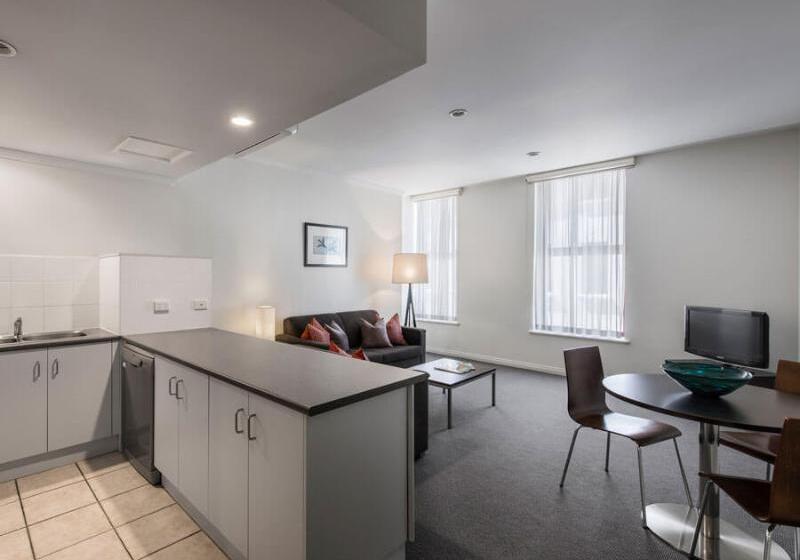 两卧行政公寓, Franklin Apartments