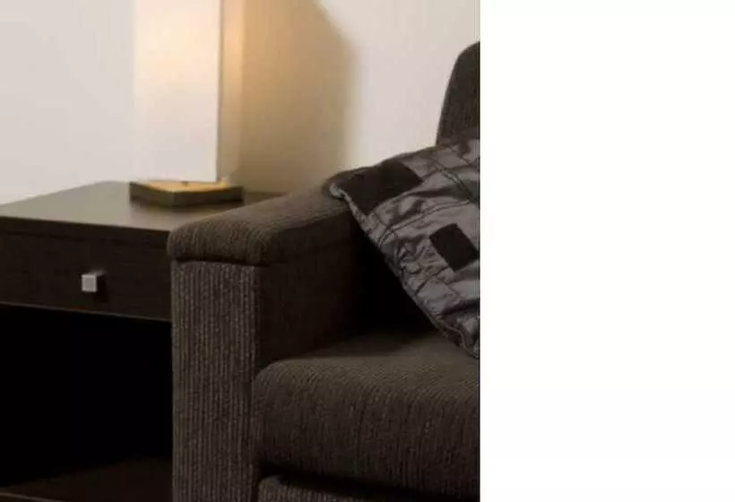 ３ベッドルームアパートメント, Franklin Apartments