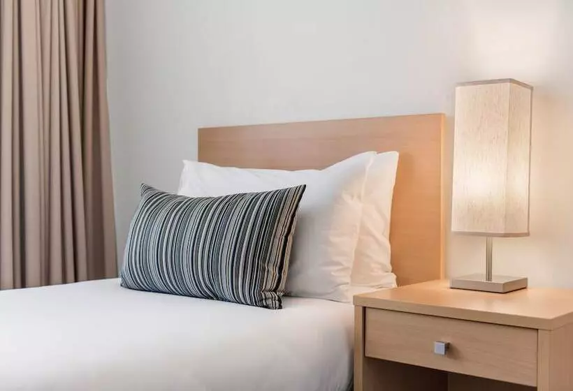 ３ベッドルームアパートメント, Franklin Apartments