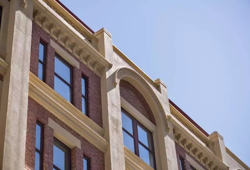一ベッドルームエクゼクティブアパートメント, Franklin Apartments
